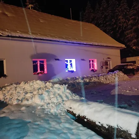 Πανσιόν Smrekovica 3*